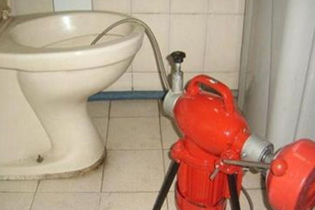 修水古厕所漏水怎样解决|家里自来水管道清洗,马桶管道清洗